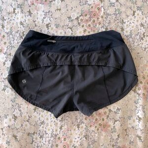 Lululemon Speed Up Low-Rise Lined Short 2.5”.
